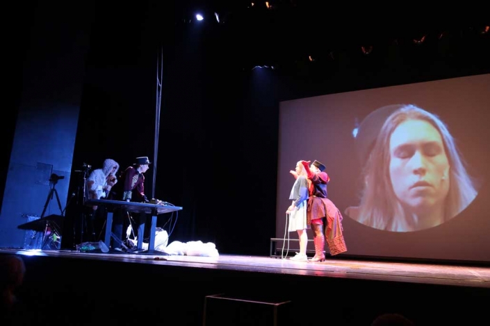 Alice im Wunderland IFANT Theaterpaedadogik Ausbildung 14