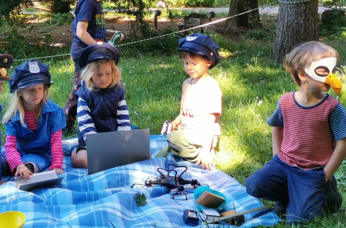 Kinder im Theaterprojekt für 5-8-Jährige im Waldorfkindergarten Schönau von Annika Dietl