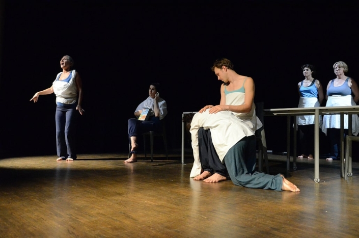 Familienfeste-und-andere-Opfer-Theaterpaedagogik-Ausbildung-G2-05